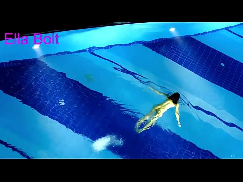 ❤️ Je ne peux pas m'arrêter de regarder, jeune blonde prise en train de nager nue dans la piscine de la station ELLA BOLT. ️  Sexe at porn fr.myinvest.top ☑