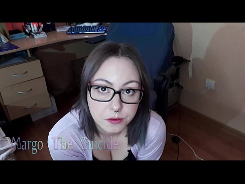 ❤️ Une fille sexy avec des lunettes suce profondément un gode devant la caméra ️  Sexe at porn fr.myinvest.top ☑